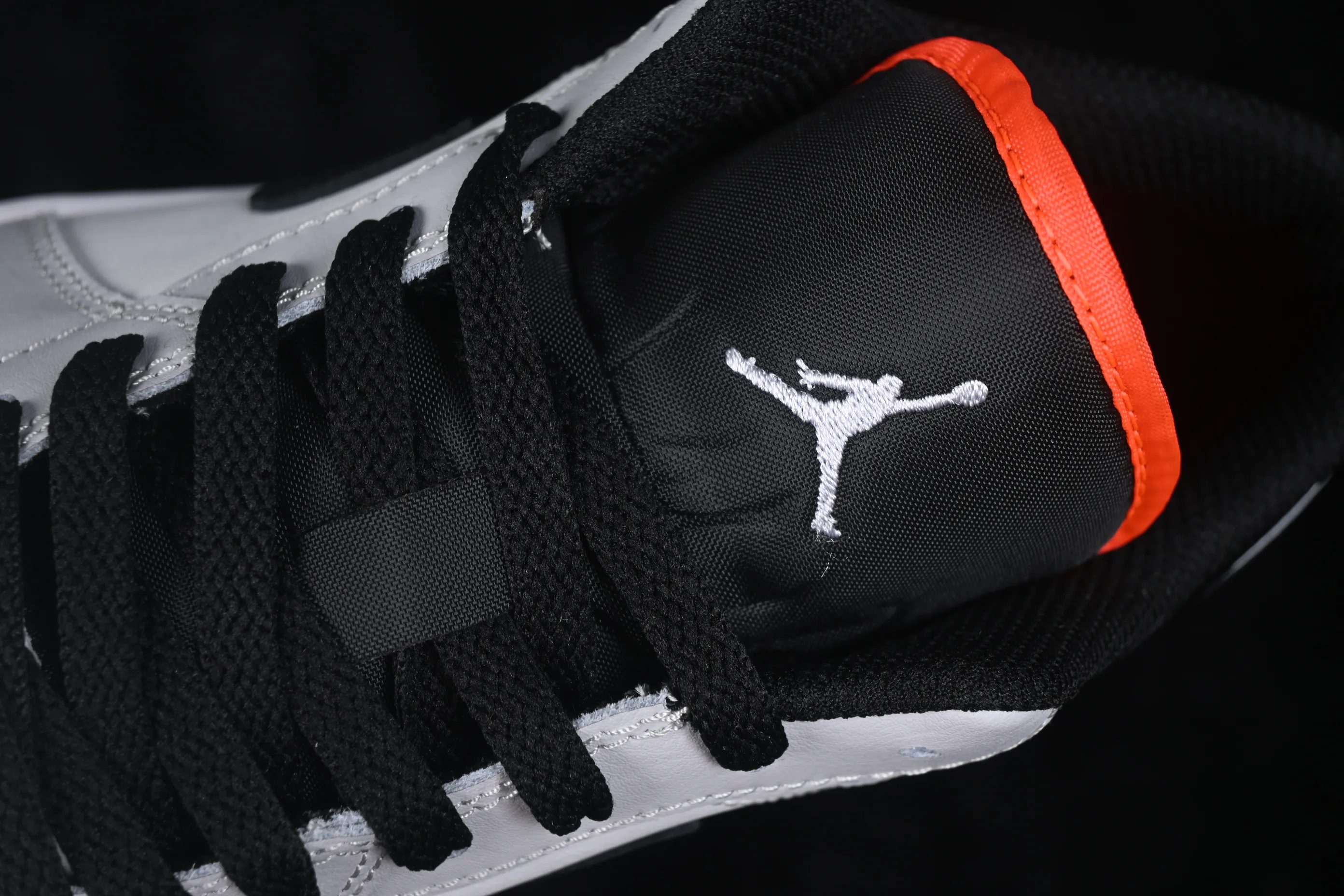All categories Air Jordan Jordan series basketball shoes Air Jordan 1 Low G version pure original Air Jordan 1 Low AJ1 Joe 1 white gray black hook low-top retro cultural basketball shoes 553558-045